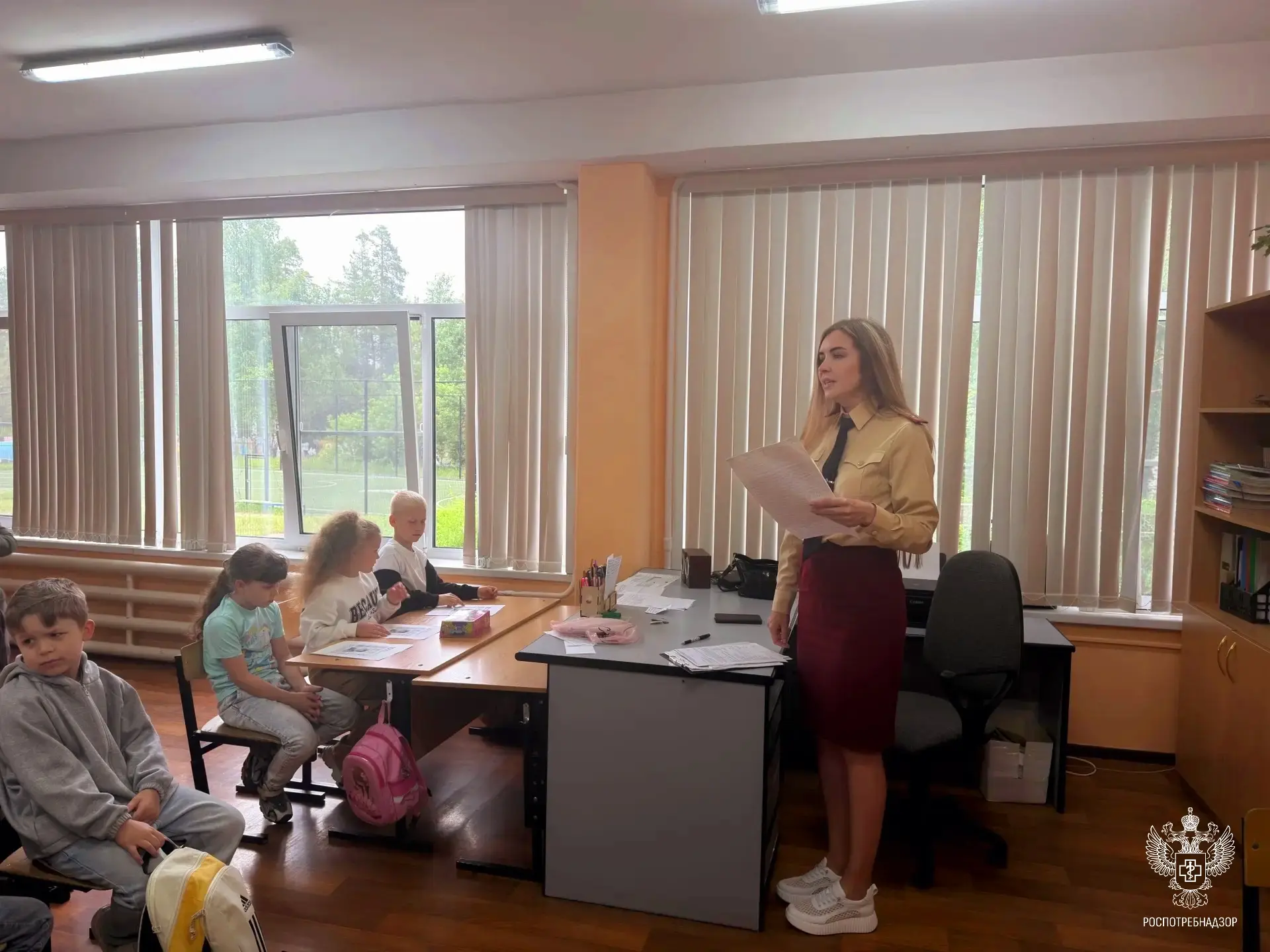 Специалисты Роспотребнадзора провели очередное полезное занятие для детей

15 июня главный специалис