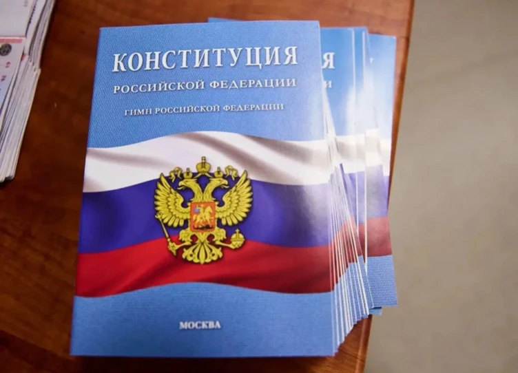🇷🇺 В День России торжественно паспорта граждан Российской Федерации были вручены наши...