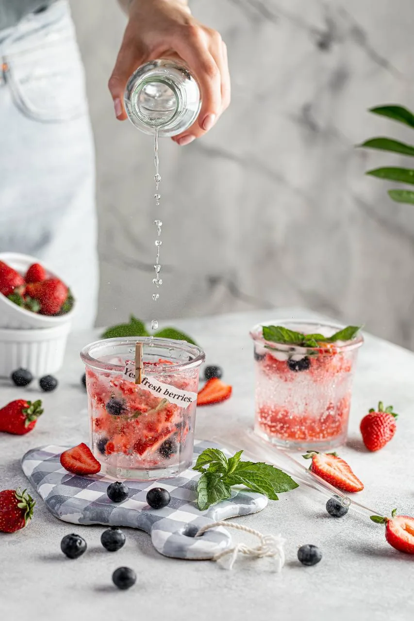 Ягодный лимонад – вкусный, свежий и красивый 🍓⁣⁣⠀
⁣⁣⠀
Летом хочется охлаждающих напитков, поэто