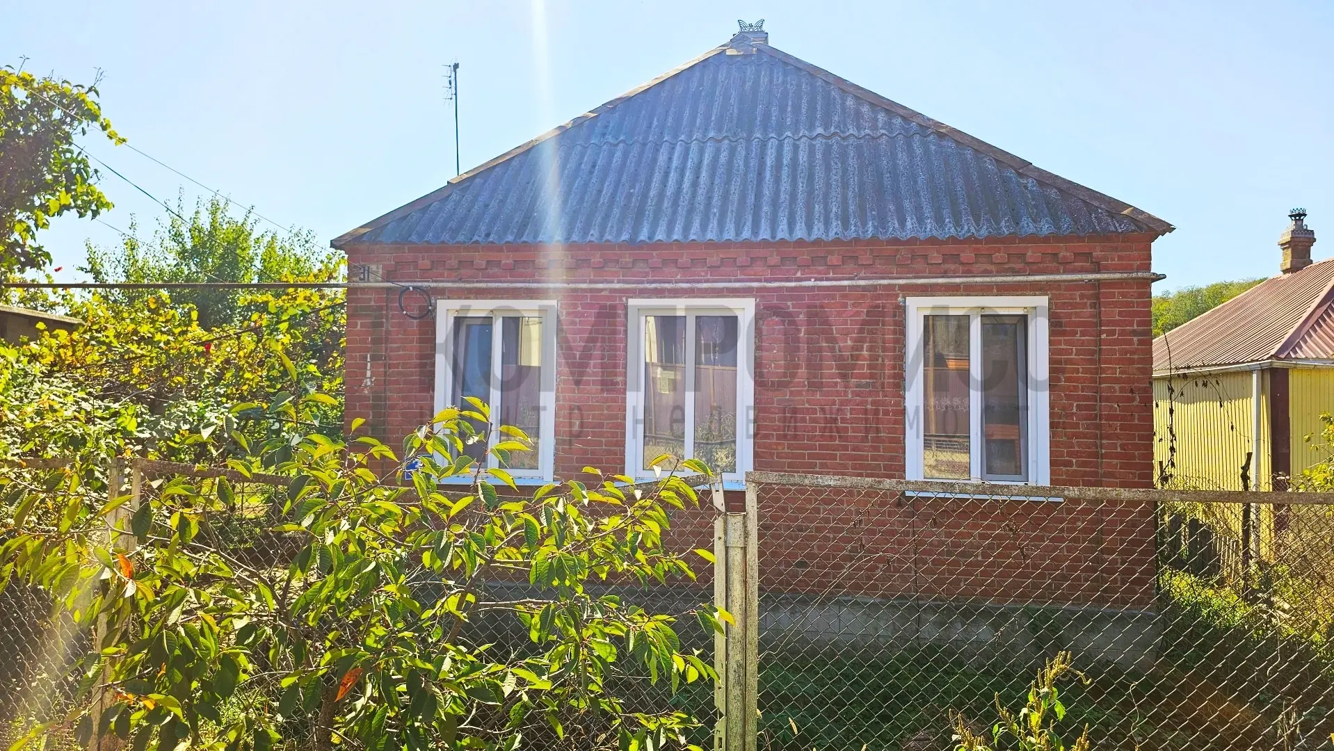 🏠 ID 120283276 Адрес: Краснодарский край, Северский р-н, п.г.т. Ильский  📍Кирпичный дом с гаражом и 
