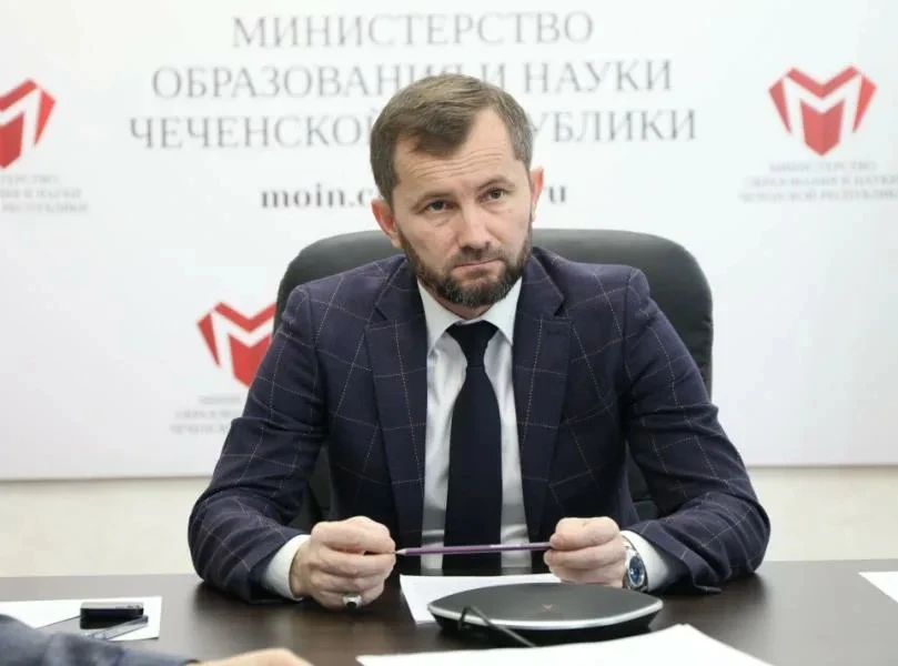 Уважаемый Хож-Бауди Буарович! 

От имени всего коллектива МБОУ « СОШ Булгат-Ирзу им. Х.А. Арзамиева»