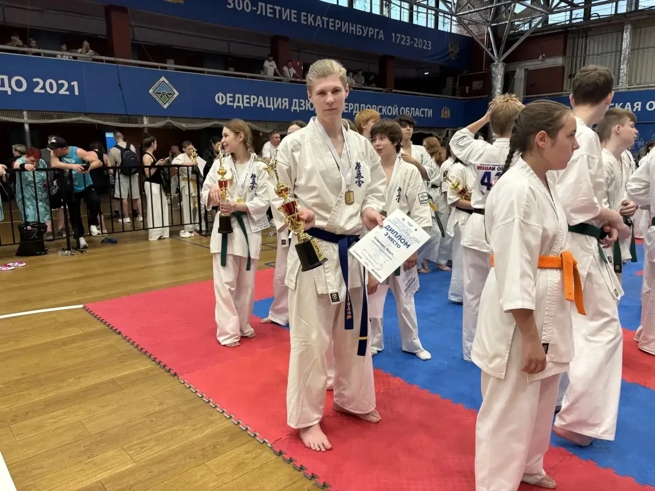 🥋 1000 участников, жёсткий отбор, наши — в призах  Сегодня в Екатеринбурге прошёл «Кубок ЖБИ» — одни