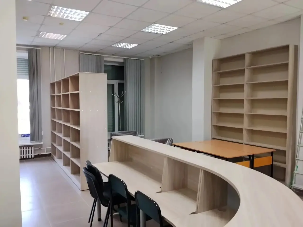 🔹 В Центральной городской библиотеке – финальный этап преобразований

Модельная библиотека в 17 и 1