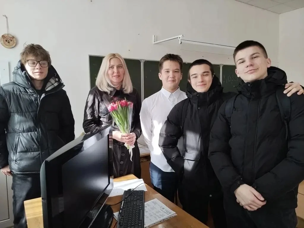 Весна пришла! Поздравляем с Международным женским днем в Медведевской гимназии!  В нашей любимой шко