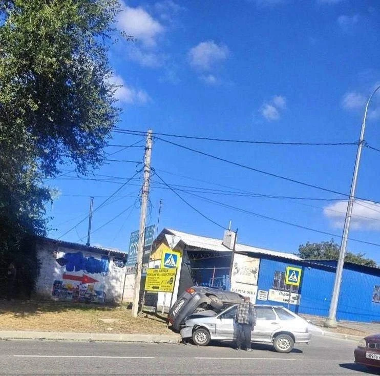 В Мариуполе зафиксировано дорожно‑транспортное происшествие.