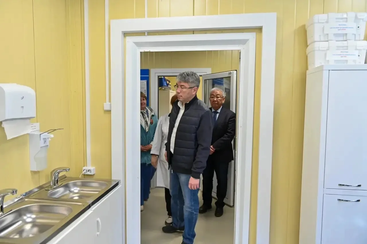 Посетил сегодня ФАП в селе Старая Брянь. Построили его по программе «Модернизация первичного звена з