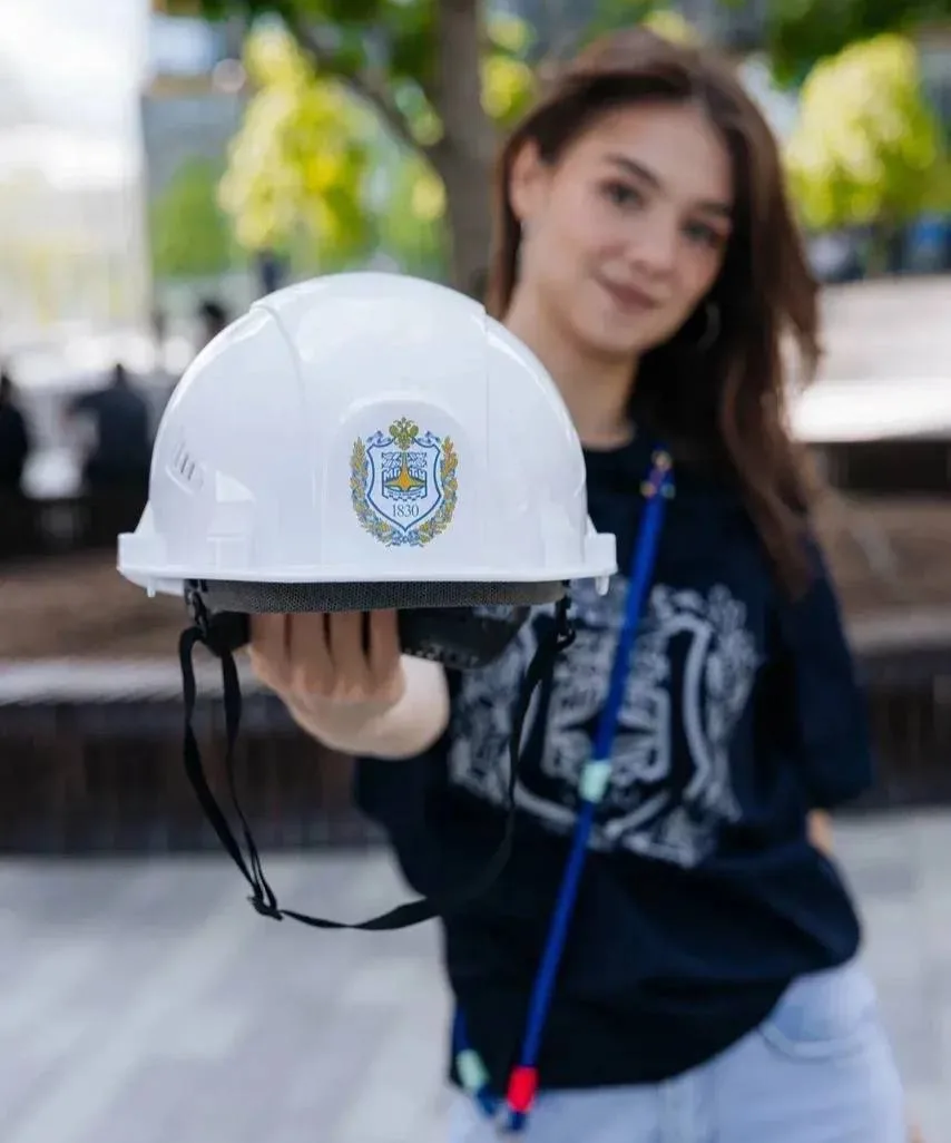 🎓Неделя защит подходит к концу!

Поздравляем всех, кто уже прошёл через это и теперь может с гордос