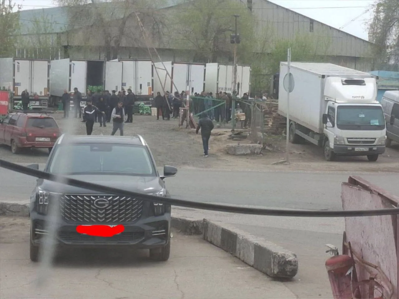 В Самаре мигранты без каких-либо документов открыли стихийный оптовый рынок.  Уверены, что это очень