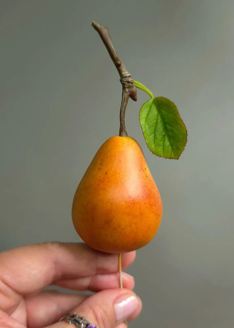 🍐 Такой декор не найти в магазинах: сегодня лепим сочную грушу по авторской технологии

Может, вы в