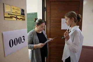 Основной период ЕГЭ продолжают резервные дни экзаменов
 
Больше всего участников в резервные сроки з