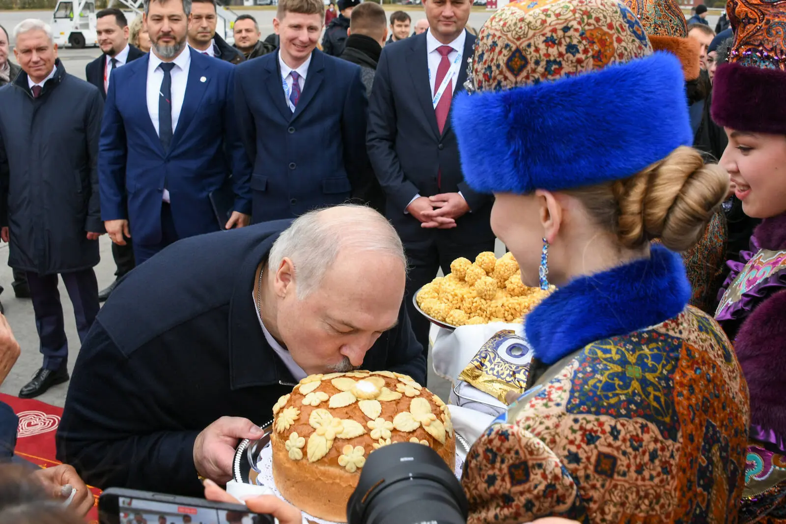 Президент Беларуси Александр Лукашенко прилетит в Казань на саммит АСЕАН. 

Всего, как сообщил начал