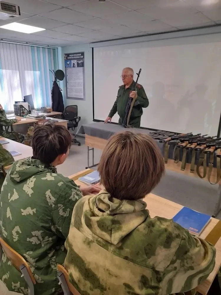 🔉Сегодня студенты колледжа успешно проходят испытания на учебных военных сборах. 💪  📌 Утро начинаетс