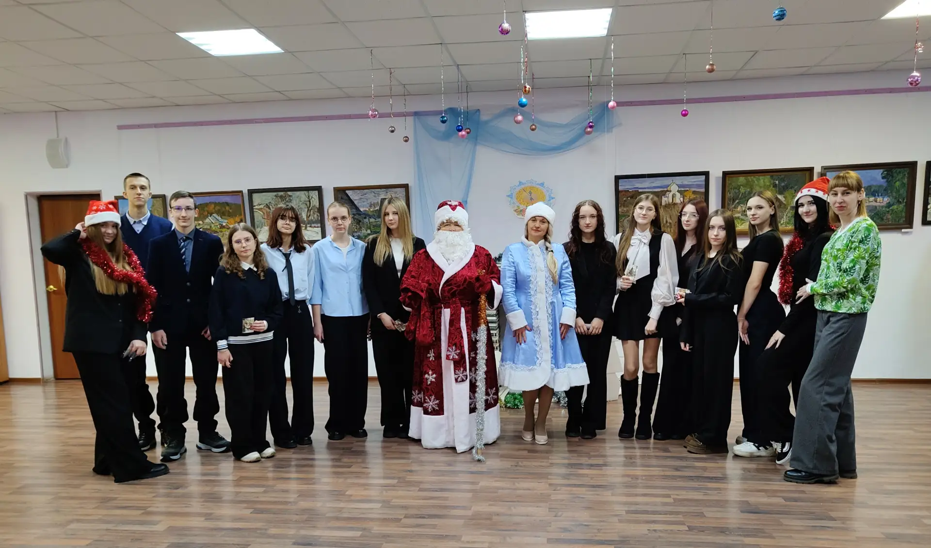 Новый год - пора надежд

Предновогодние дни в нашем районе были наполнены яркими и запоминающимися с