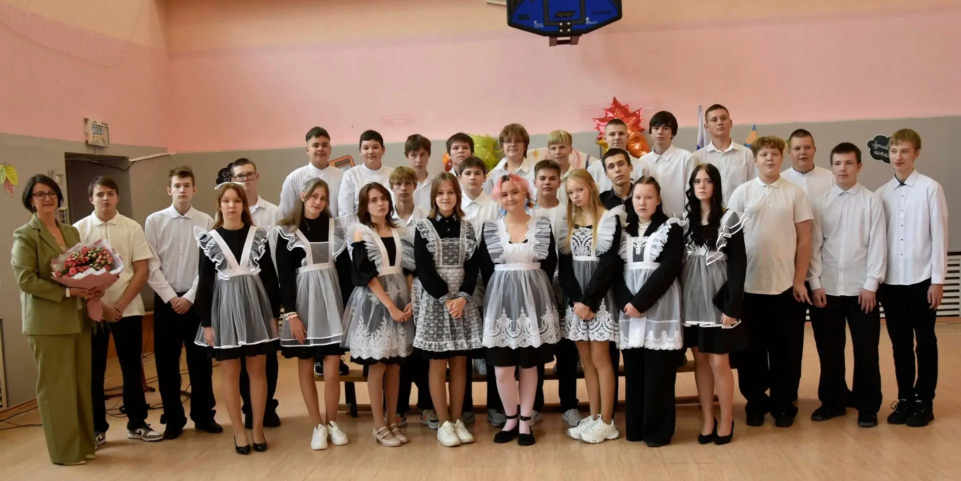 🍁Сегодня, 1 сентября, в нашей школе состоялась традиционная торжественная линейка, озн...