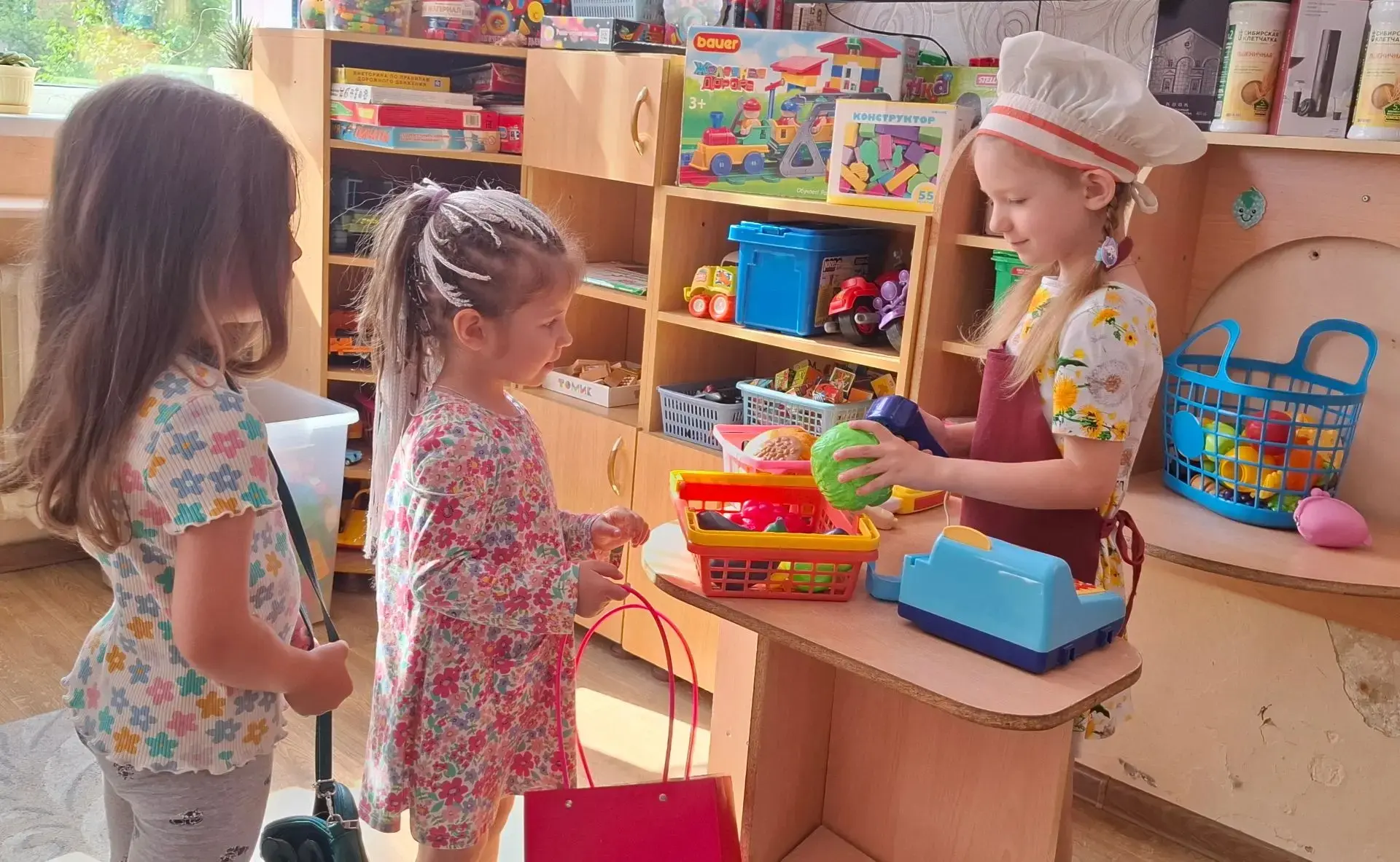 🧩Сюжетно‑ролевая игра «Овощной магазин»🥬
☝🏻В старшей группе № 2 прошла увлекательная сюжетно‑роле