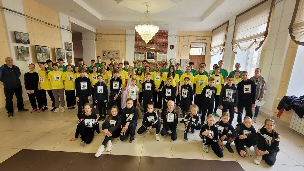 Первомайская эстафета вновь подарила нам мгновения настоящей гордости за нашу гимназию! Атмосфера пр