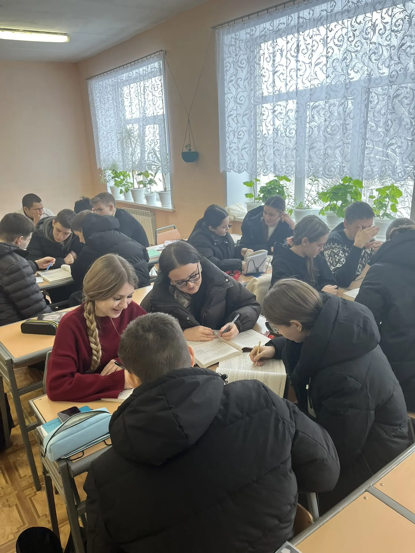 В рамках предметной недели по истории в 11 классе был проведен правовой практикум «Полн...