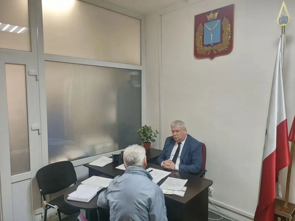 Министр здравоохранения Владимир Дудаков провел очередной личный прием граждан    На прием пришли се