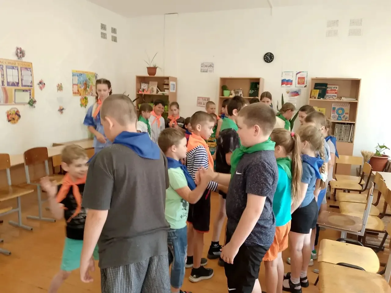 ☀️ Наш день в лагере: зарядка, завтрак и путешествие в мир эмоций! ☀️

Доброе утро началось как обыч