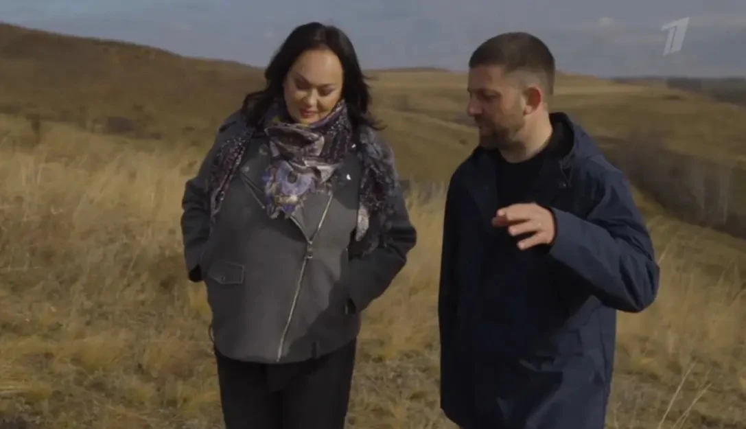 «Я и есть оренбургский пуховый платок». Лариса Гузеева раскрыла тайны оренбургской пуховой шали

На 