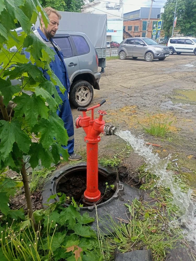 Специалистами водоканала совместно с МЧС проведена плановая весенняя проверка пожарных ...