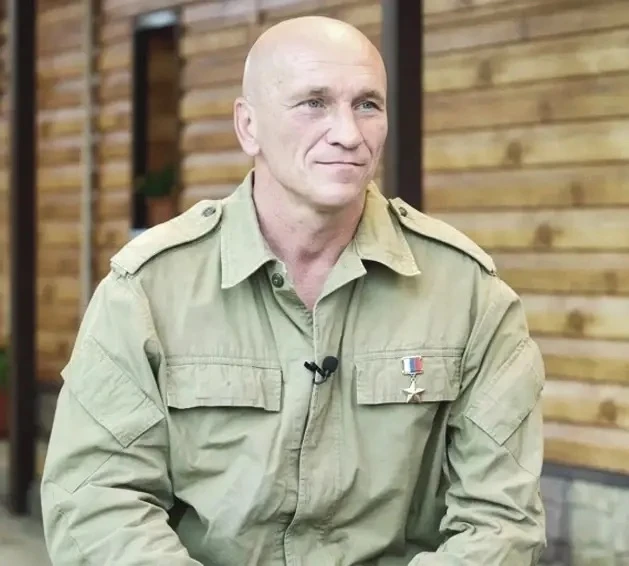 Этот человек отбился без руки от орды боевиков. Подвиг русского офицера Андрея Богатова