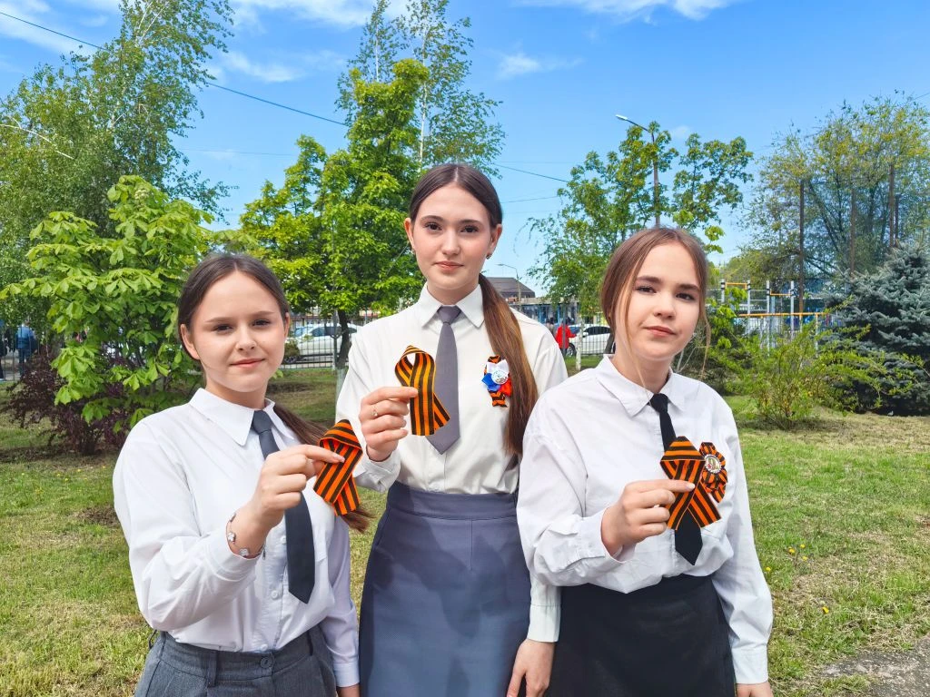 🎗️ Акция  «Георгиевская лента»  в Икрянинской СОШ!  Икрянинская средняя школа  участвует в традицион