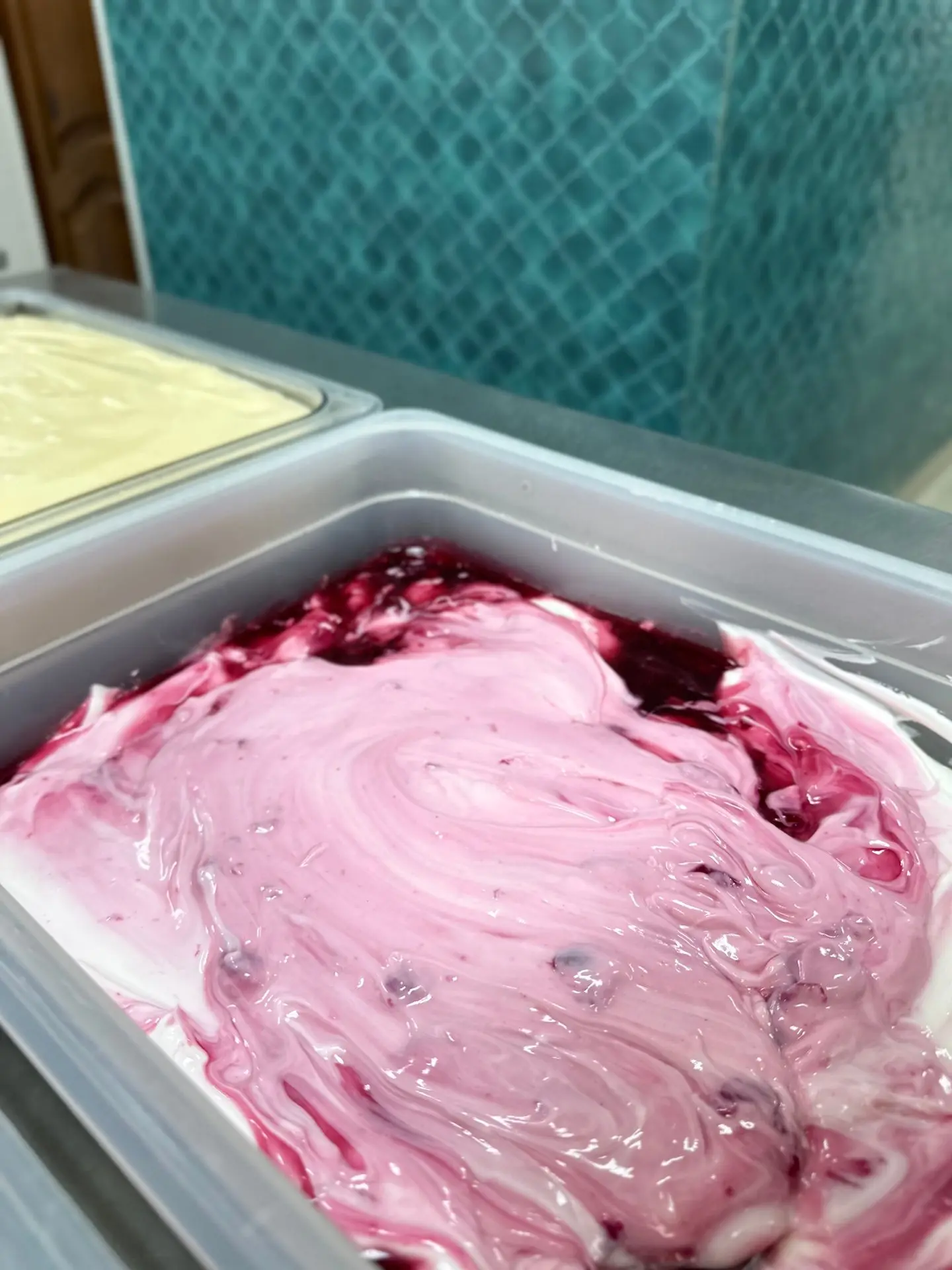 Уже совсем скоро можно будет проснуться и начать свое утро с вкусного завтрака в "Азовском"🍽  Ассорт