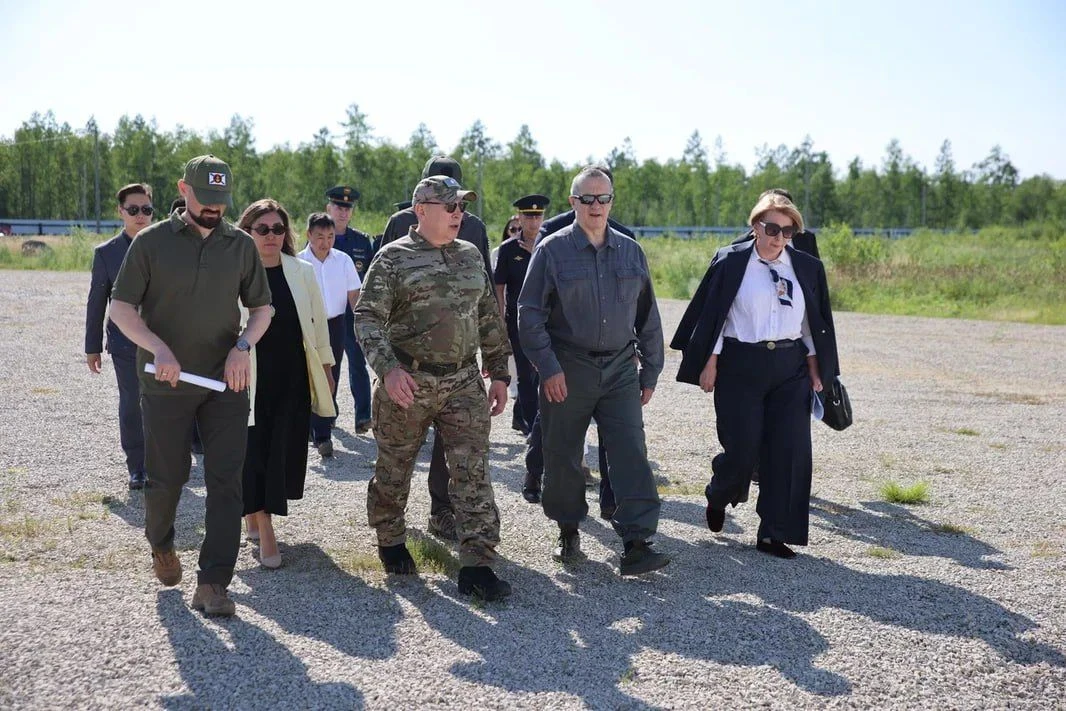 🇷🇺 «Кирпичики в основание будущего»: зачем Трутнев ездит по полигонам и кадетским школам

Есть вещ