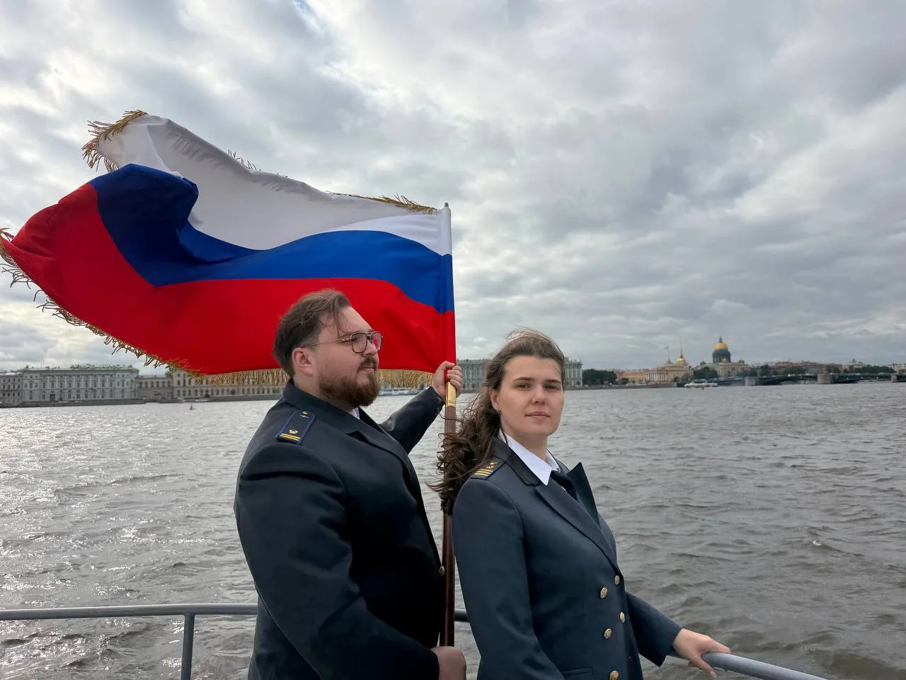 Ространснадзор поздравляет с Днём Государственного флага Российской Федерации!🇷🇺