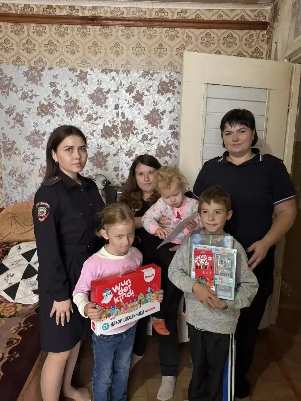🙌В Мордовии полицейские присоединились к акции «Помоги пойти учиться»