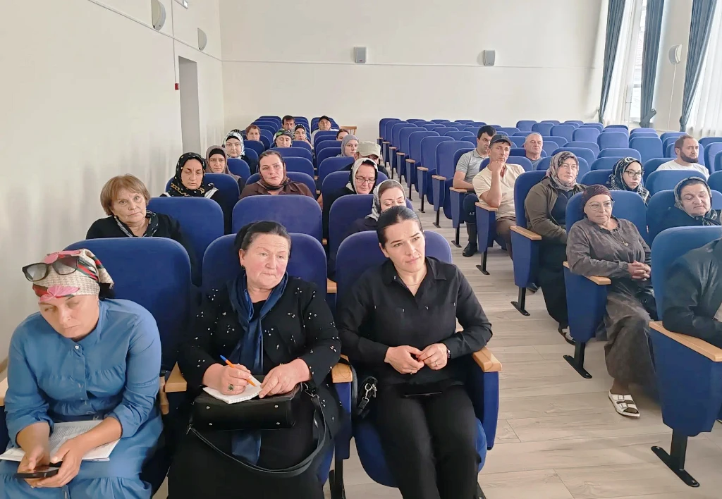 Навстречу выборам-2026: в ТИК Гунибского района обсудили вопросы безопасности в период ...