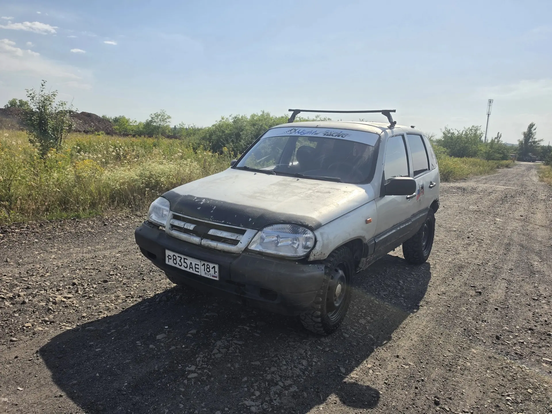 Chevrolet  Niva на полном боевом ходу !.Мотор,коробка,раздатка ,ходовая часть в порядке...