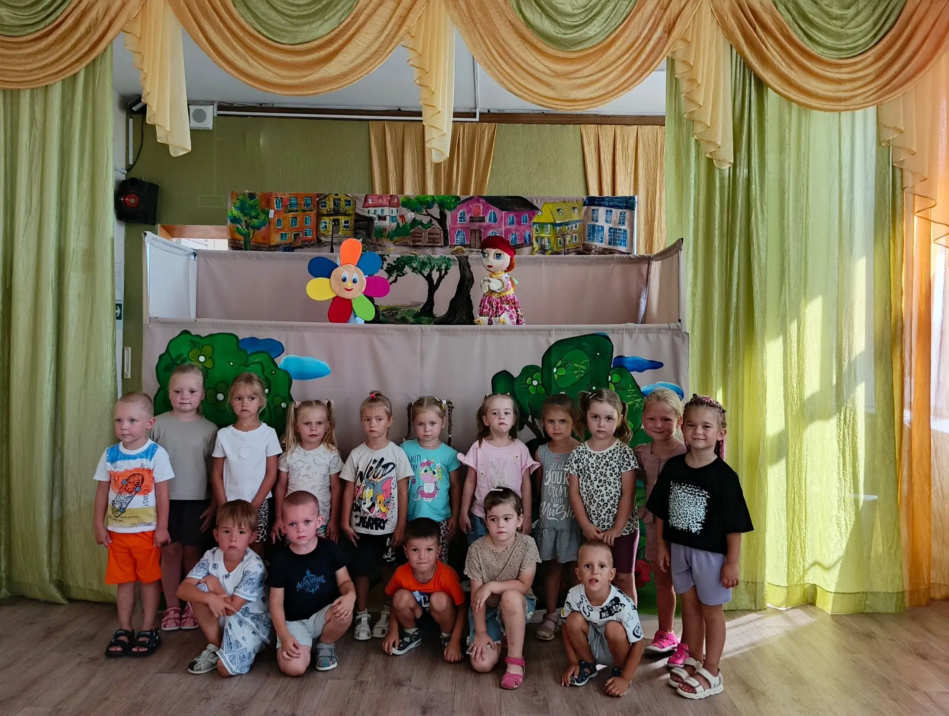 И вновь наш детский сад посетил кукольный театр "Бабушкины сказки".