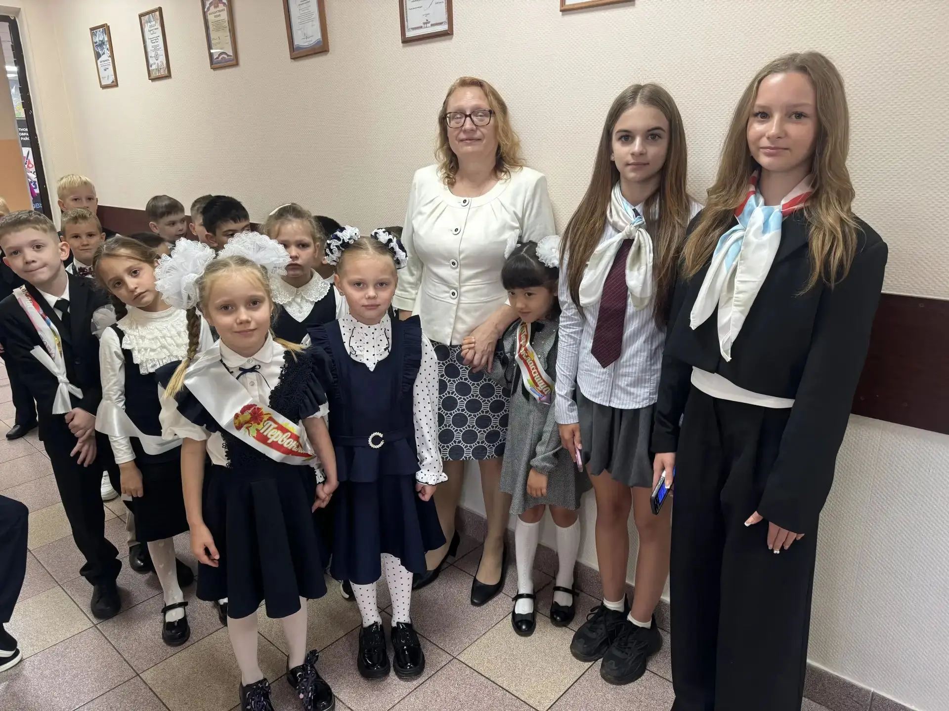 1 сентября наши шестиклассники, наставники «Орлят России», под руководством советника д...