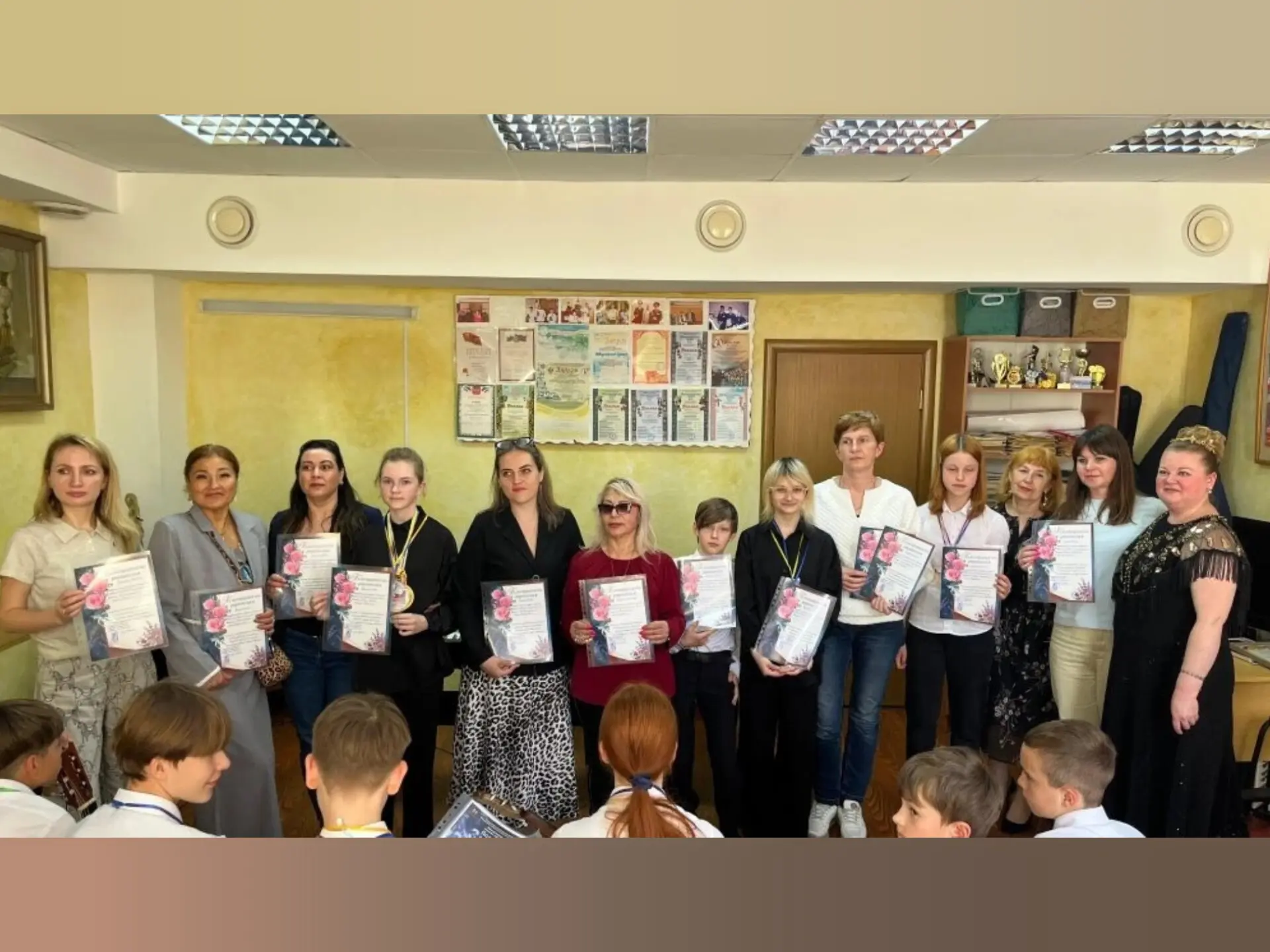 🥹 Начало июня выдалось непростым и, в первую очередь, эмоционально. Год пролетел, пришло время прощ