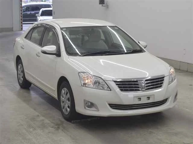 TOYOTA  PREMIO   2016 года