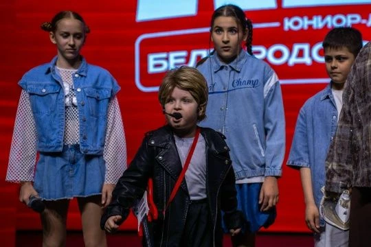 Гордимся лицеистами! Наша лицейская команда КВН «Поп ит» в полуфинале набрала 10 баллов из 10. Молод