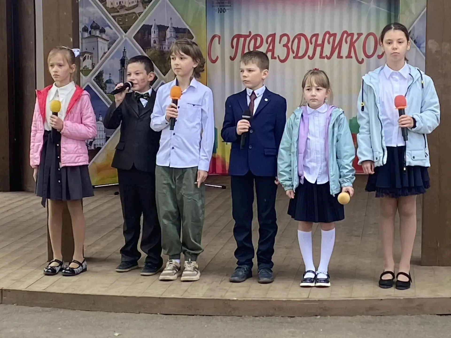 31 мая учащиеся театрального отделения ( преподаватель Ледяева Е. Г.) приняли участие в...