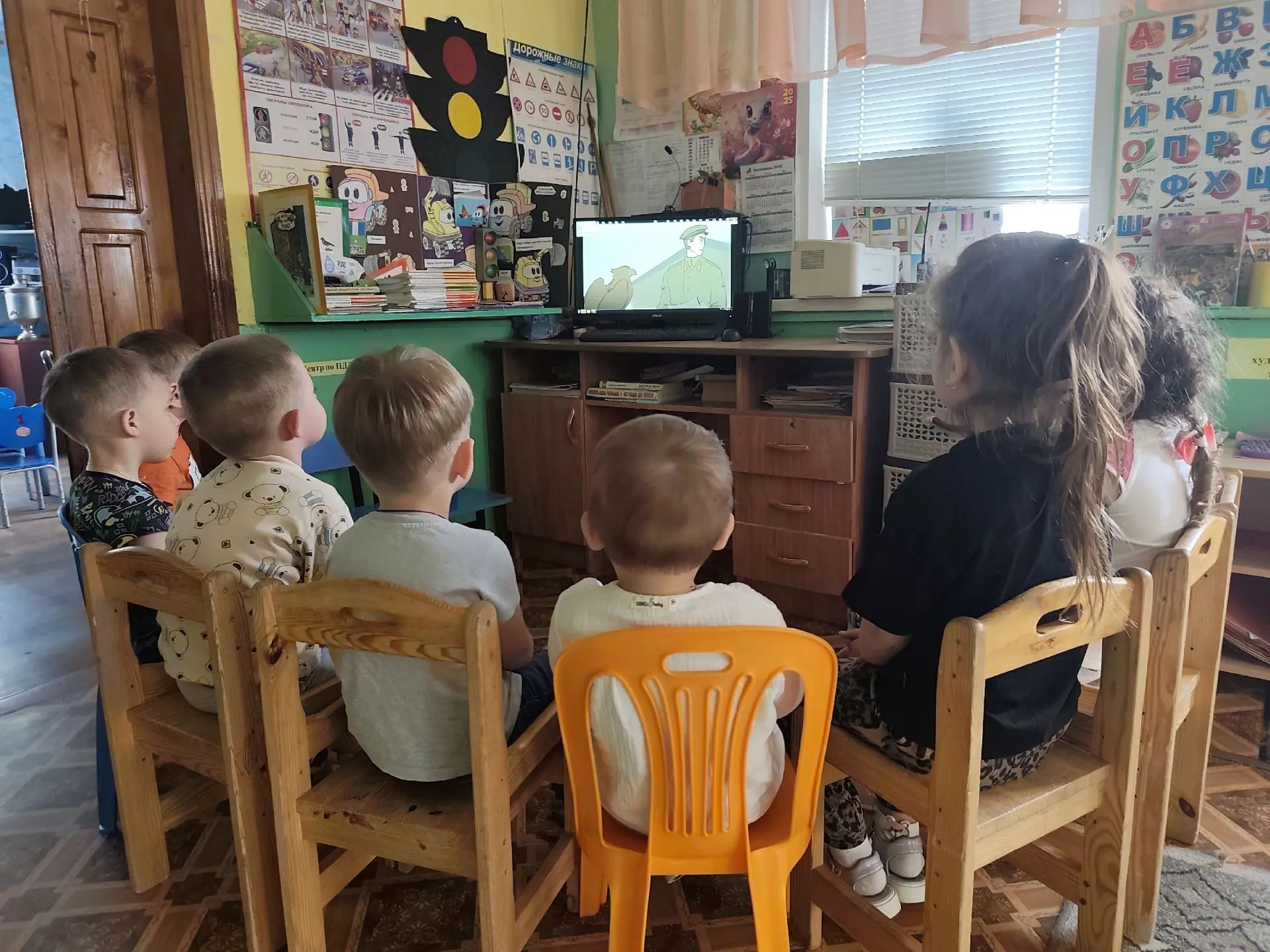В рамках реализации проекта команды абсолютных победителей
регионального конкурса социально значимых