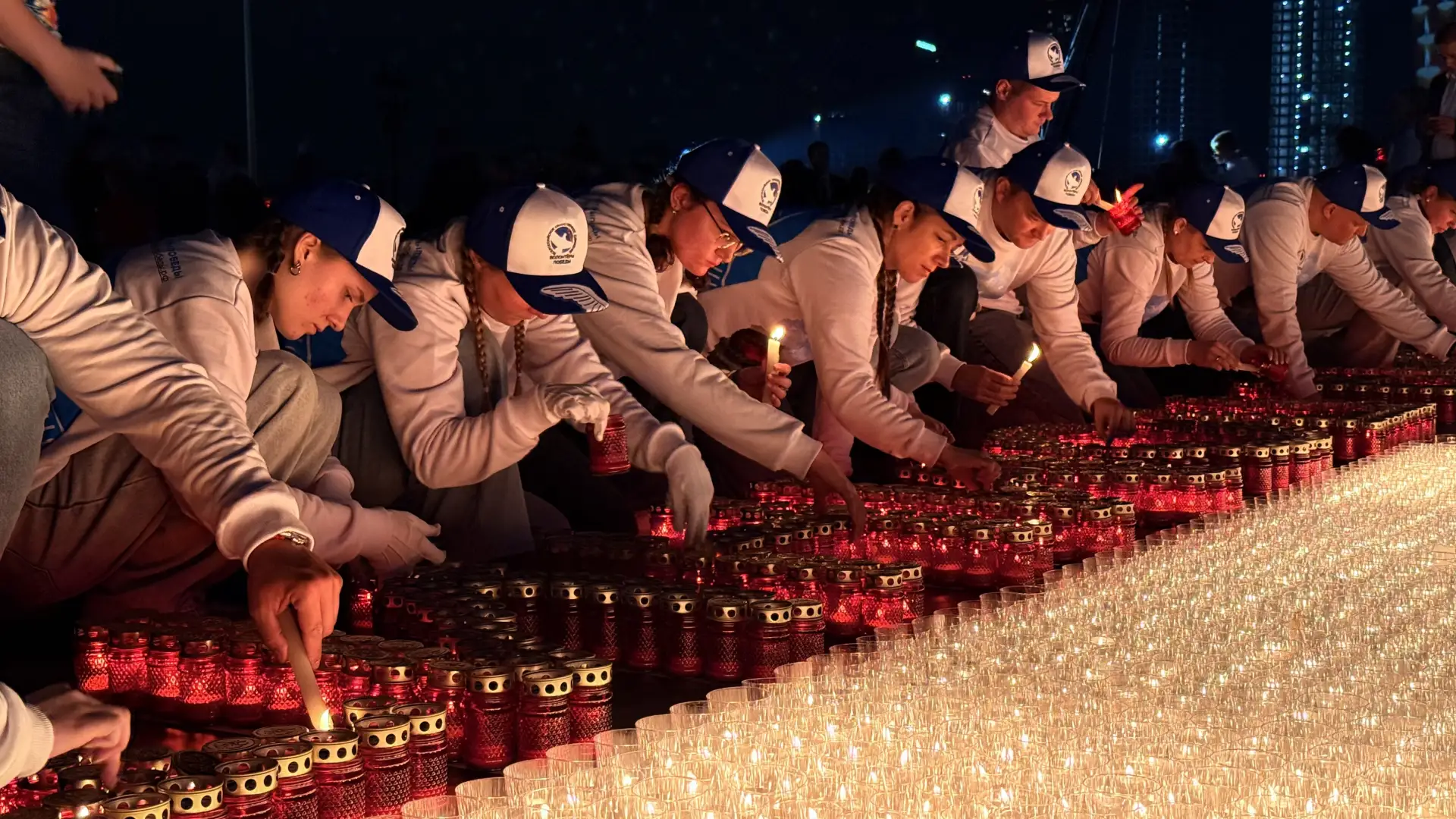 🕯️Эта ночь особенна… 

⭐️Сегодня, студенты РУДН приняли участие во Всероссийской акции «Свеча памят