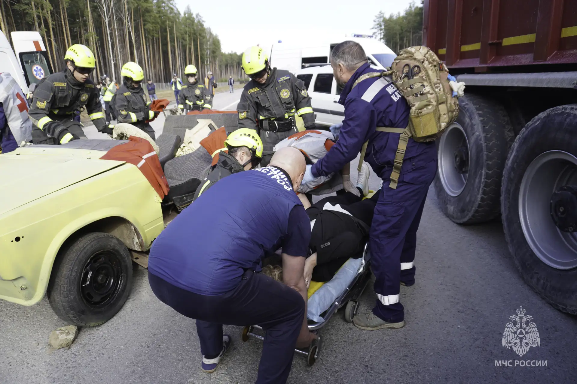 В Свердловской области прошли учения по ликвидации последствий массового ДТП  🚨По легенде, на трассе