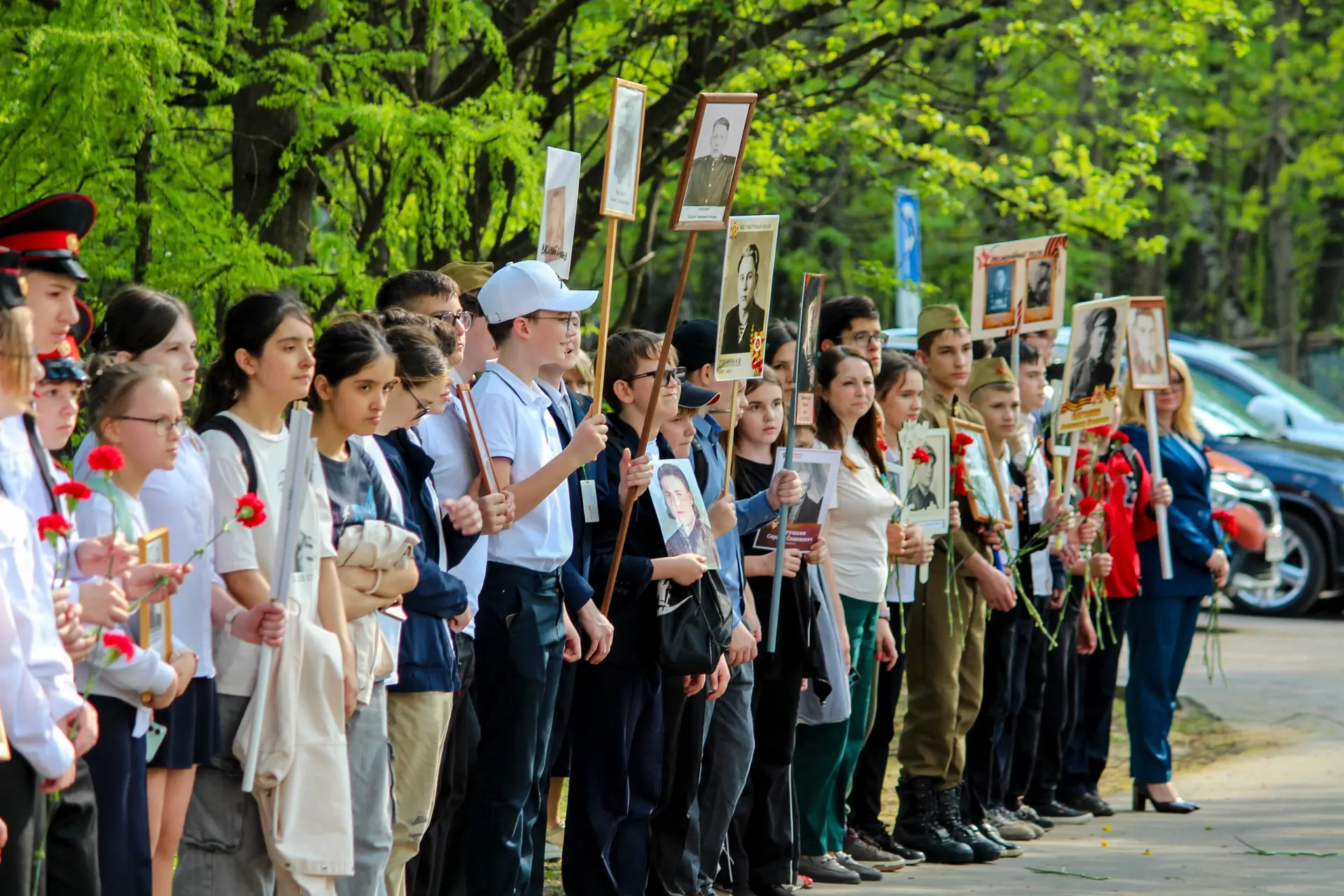 ТОРЖЕСТВЕННЫЙ МИТИНГ ПАМЯТИ🎗️  В преддверии 9 Мая наши кадеты вместе с учениками других школ приняли