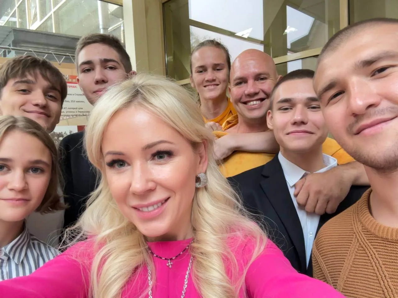 В Волгограде сегодня наконец-то открылась бетонная плаза. Молодежь города ждала этого м...