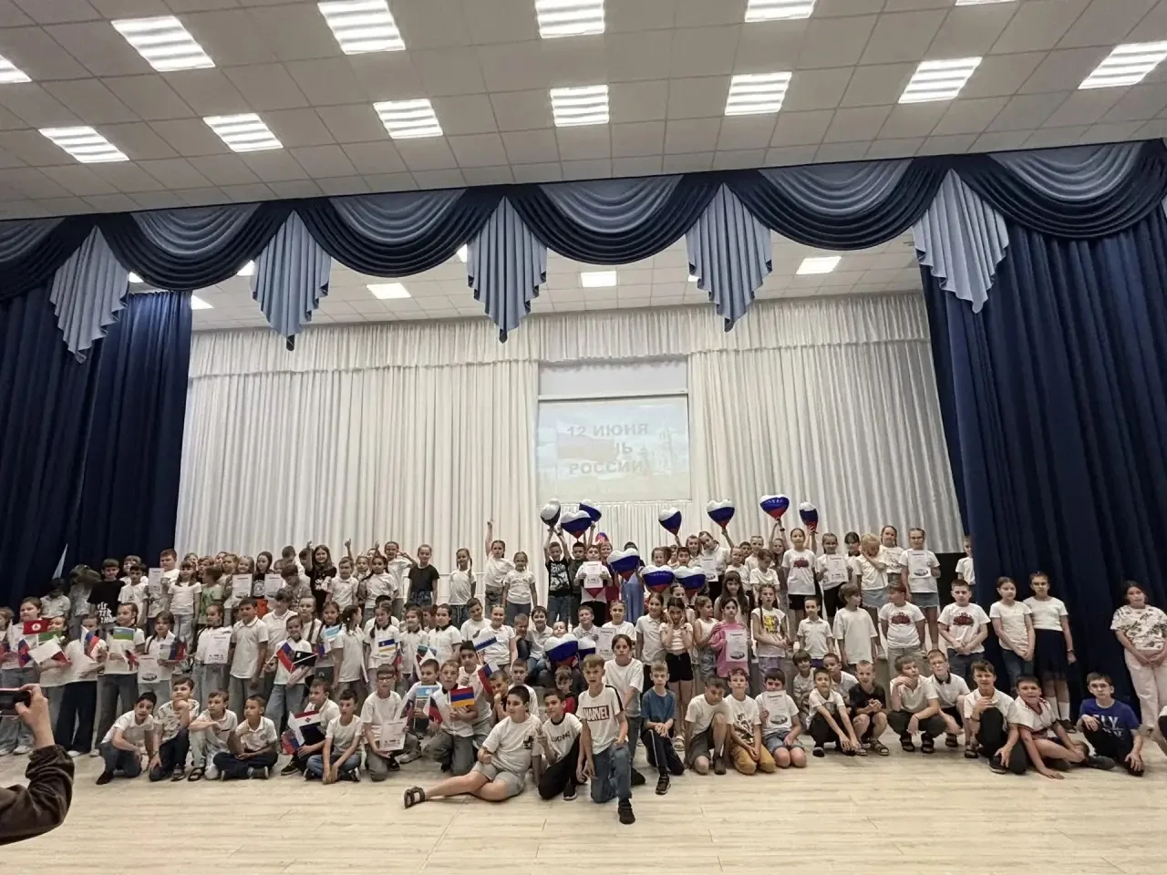 День России в нашей школе: вместе — мы сила!💪
✨12 июня наша страна отмечает один из самых важных го