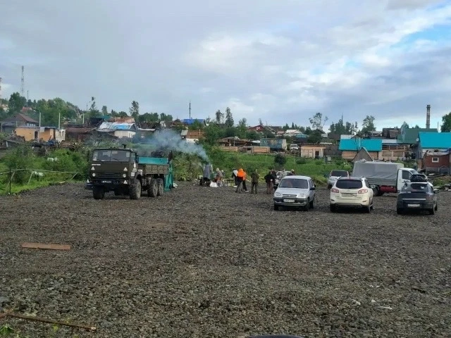 В Кушве развернут полевой пункт питания для пострадавших от урагана и затопления

В Кушве для жителе