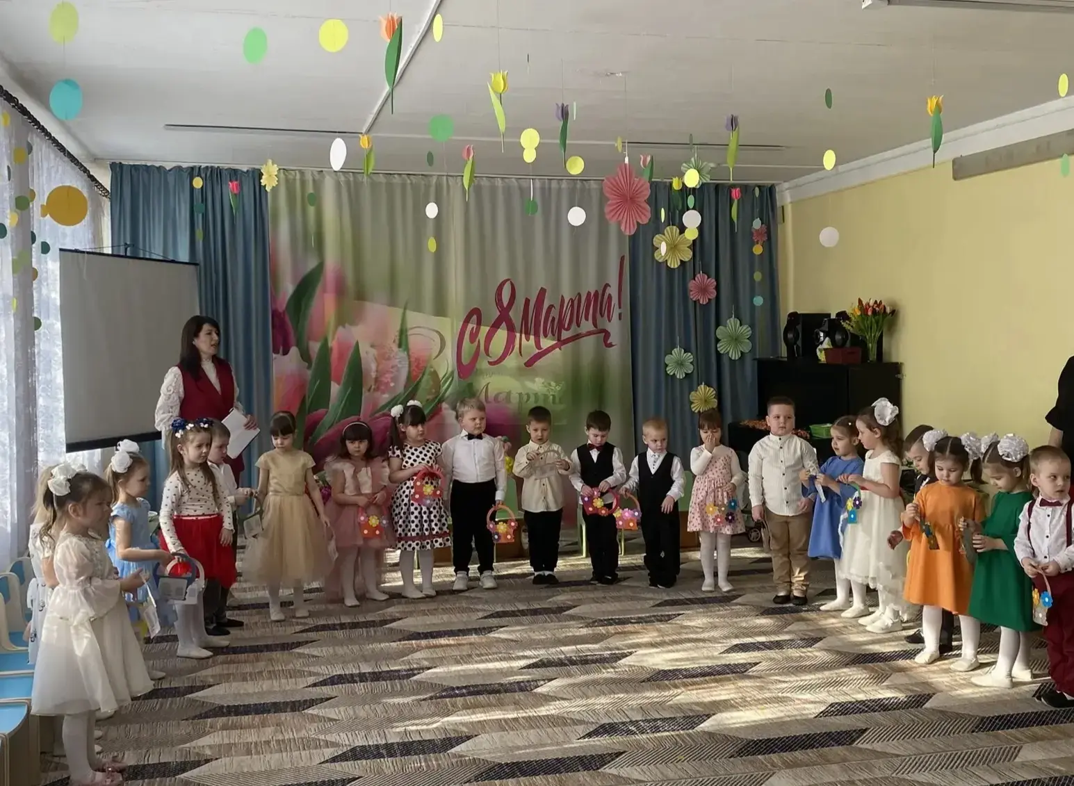 6.03.2026 года в средних группах «Семицветик» и «Колокольчик» прошёл утренник, посвященный Междунаро