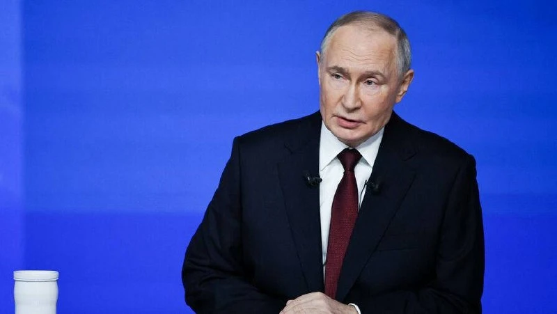 Путин отметил, что рождаемость в России недостаточна, но страна уже улучшала демографич...