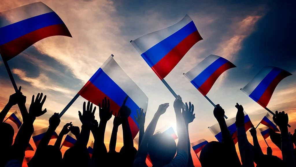 Почему День России отмечают именно 12 июня?

12 июня 1990 года была принята Декларация о государстве