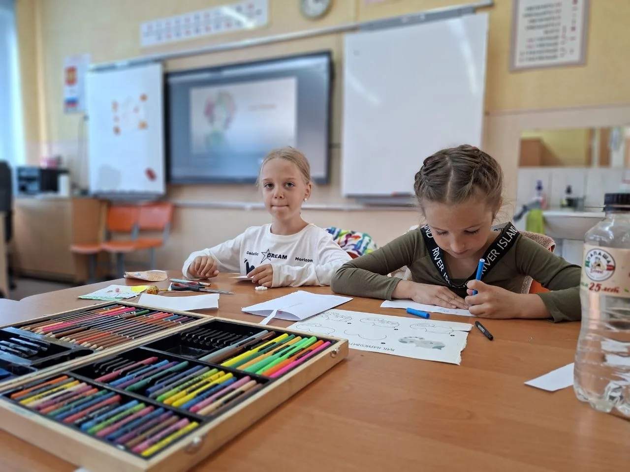 Ромашка 🌼

Погода в Калининграде совсем не радует, но ребята из лагеря «Ромашка» точно знают: хорош